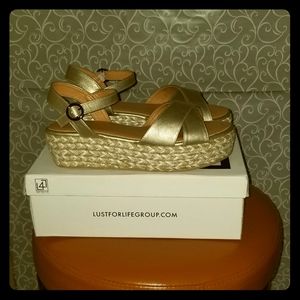 Lust For Life Shoes Women's Size 8 Gold Sandals Open Toe
